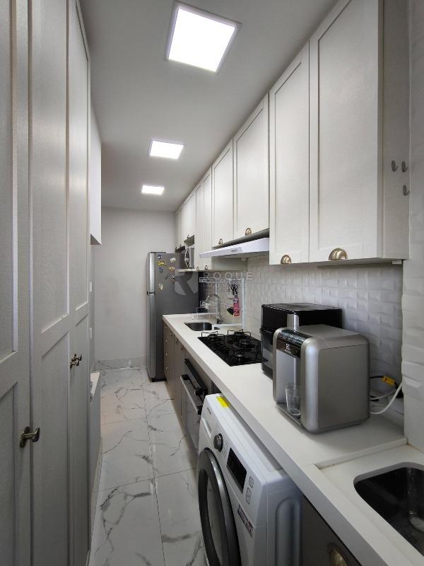 Apartamento à venda no bairro Vila Teixeira Marques: COZINHA