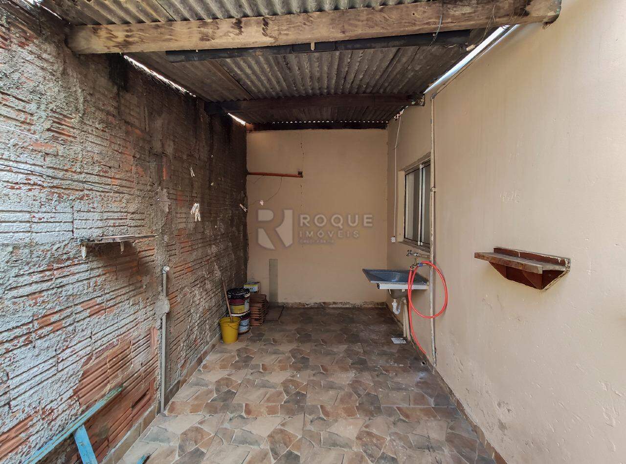 Casa Residencial à venda no bairro Parque Residencial Santa Eulália: Área de serviço
