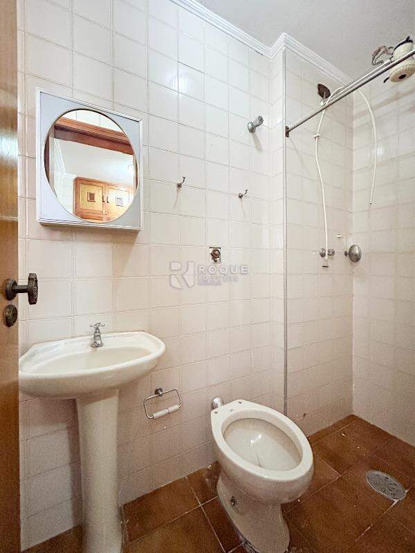 Apartamento para aluguel no bairro Centro: WC fundo 