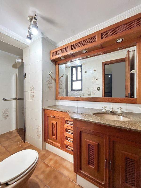 Apartamento para aluguel no bairro Centro: WC suíte 