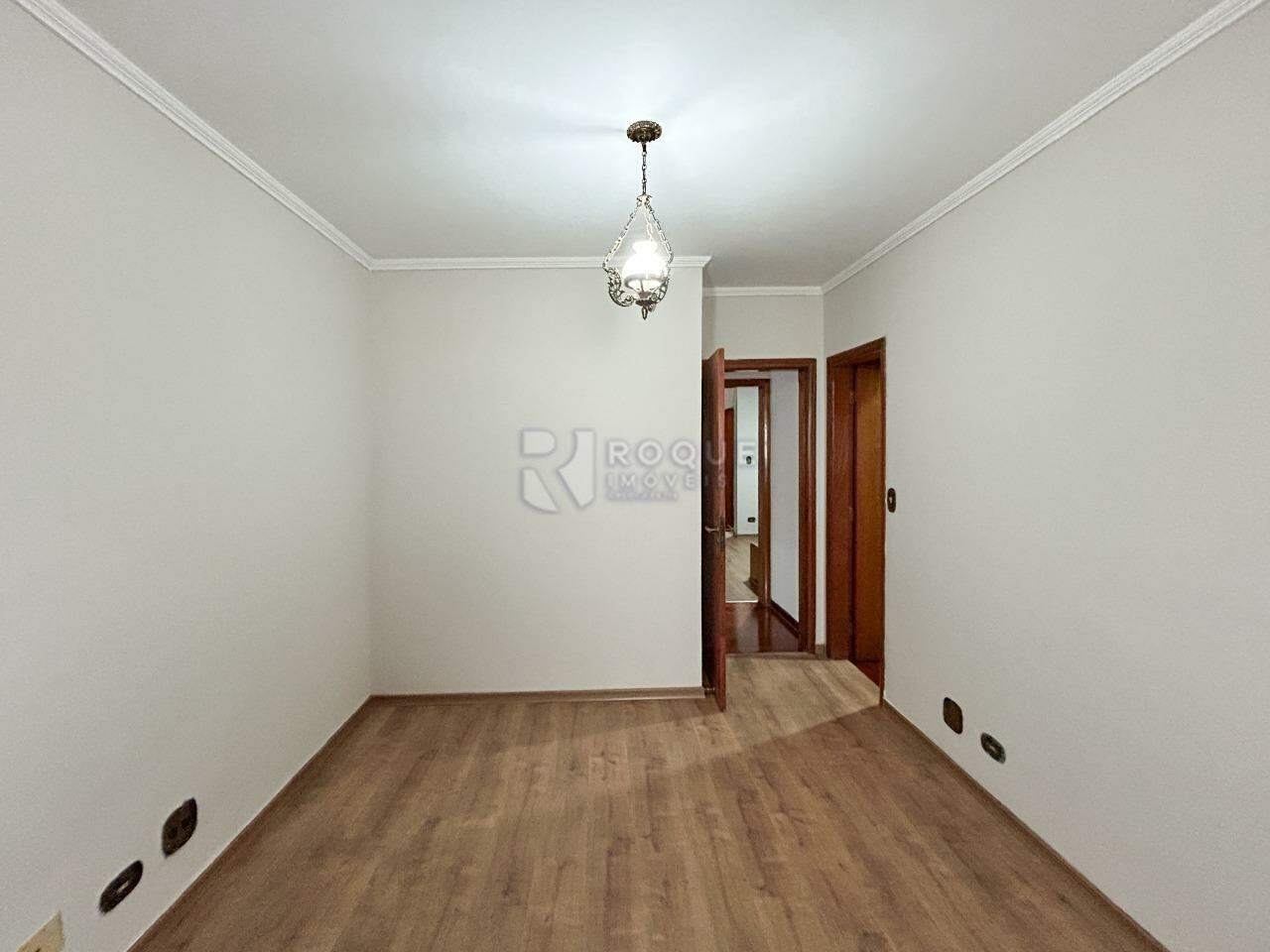Apartamento para aluguel no bairro Centro: Dormitório 4 suíte 