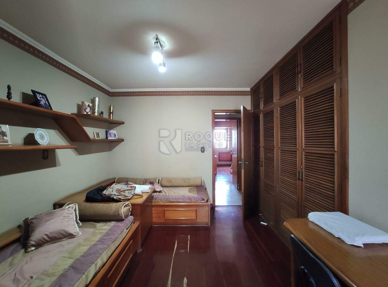 Apartamento para aluguel no bairro Centro: Dormitório 3 suíte 