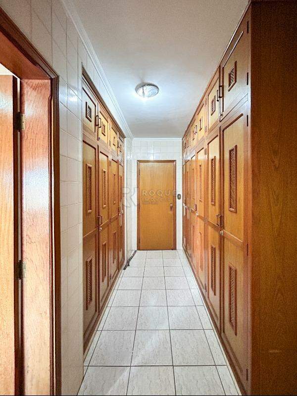 Apartamento para aluguel no bairro Centro: Hall 