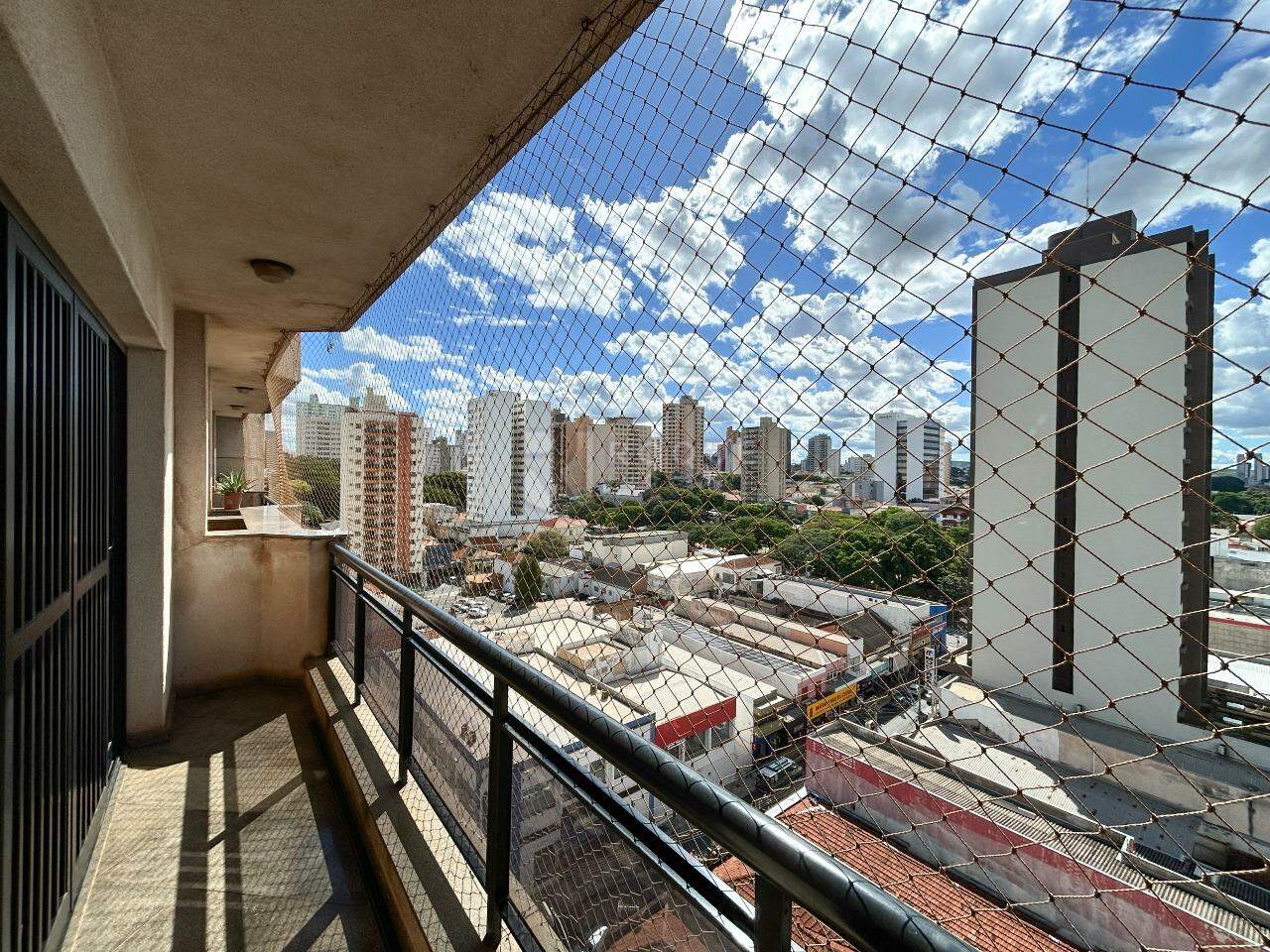 Apartamento para aluguel no bairro Centro: Sacada 