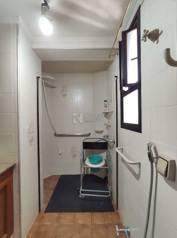 Apartamento para aluguel no bairro Centro: WC suíte 