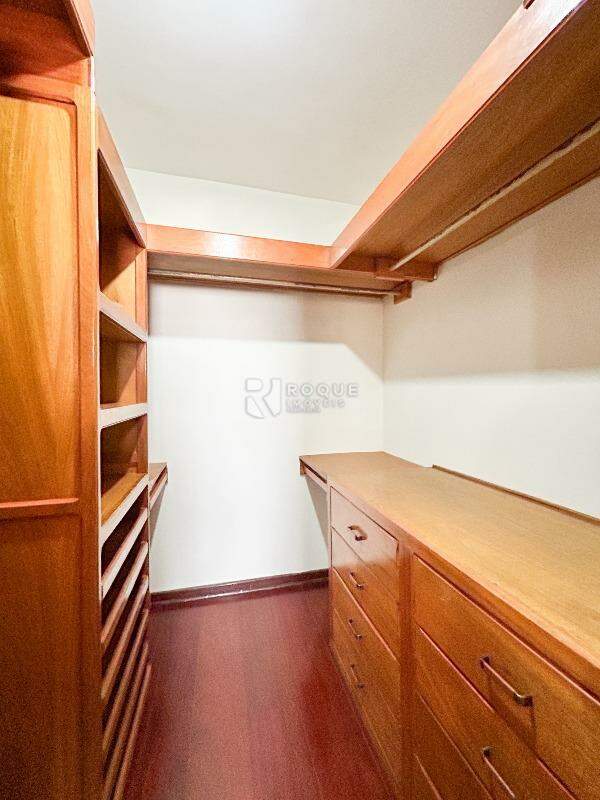 Apartamento para aluguel no bairro Centro: Closet dormitório 4