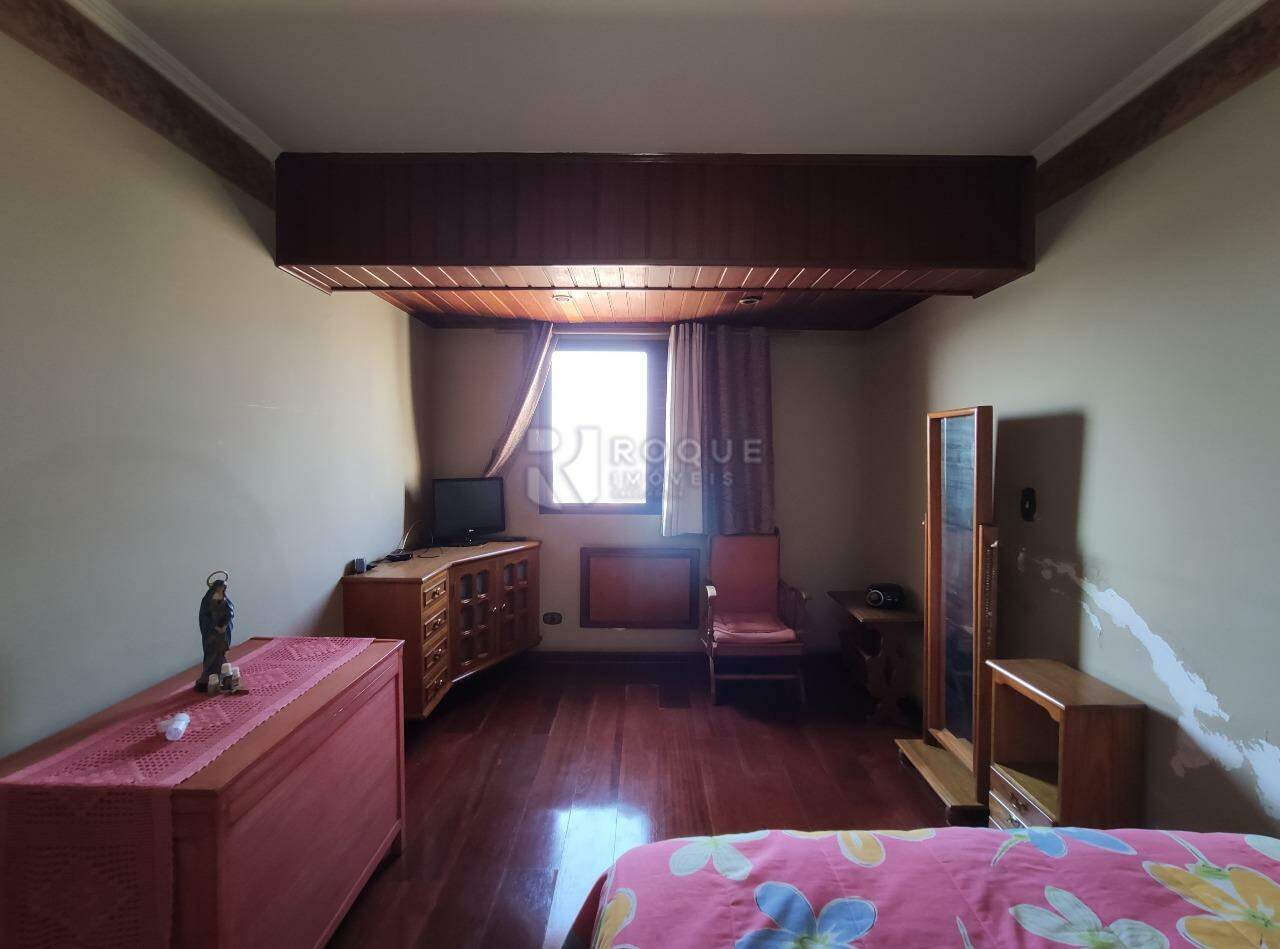 Apartamento para aluguel no bairro Centro: Dormitório 4 suíte 
