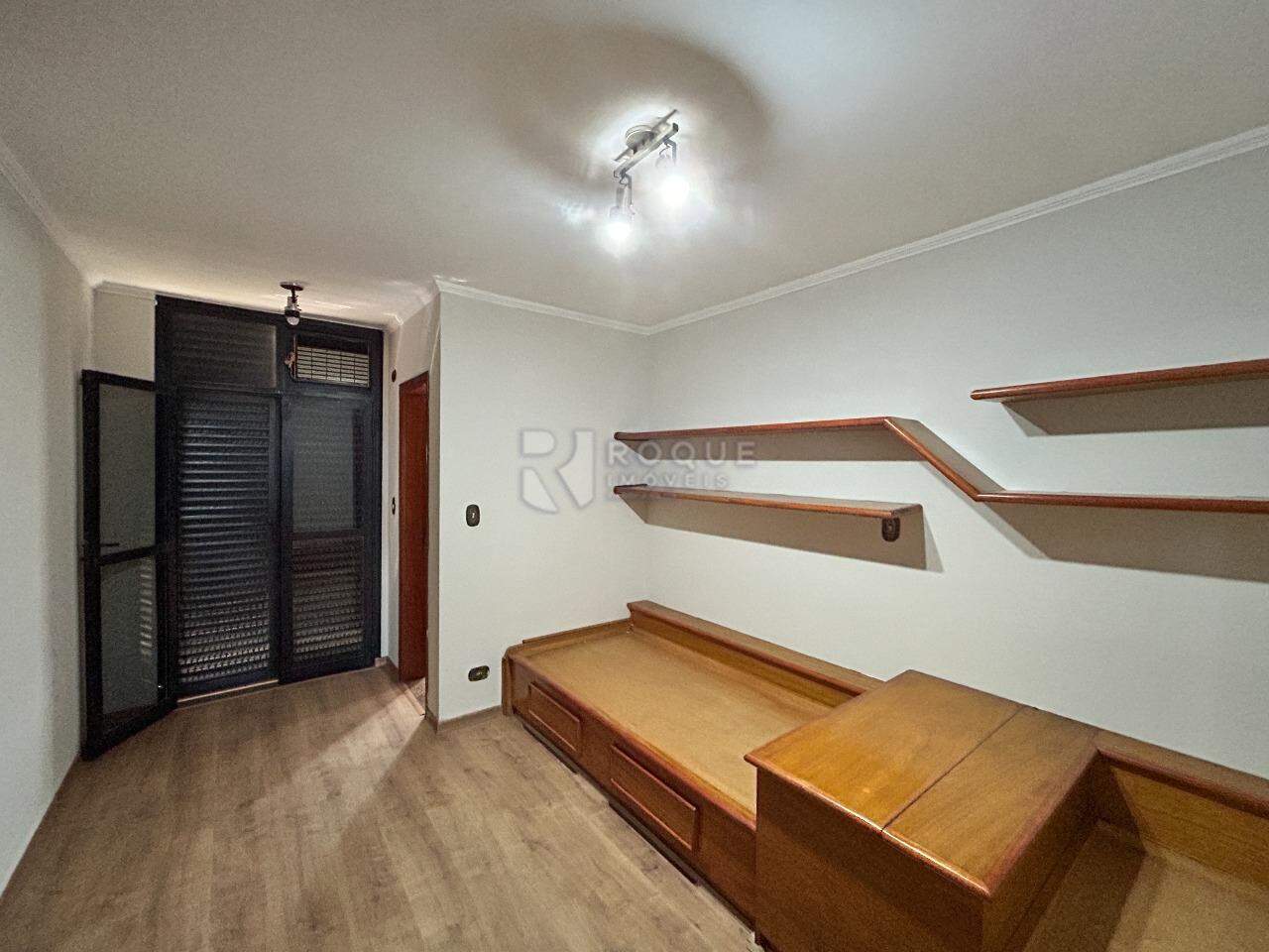 Apartamento para aluguel no bairro Centro: Dormitório 3 suíte