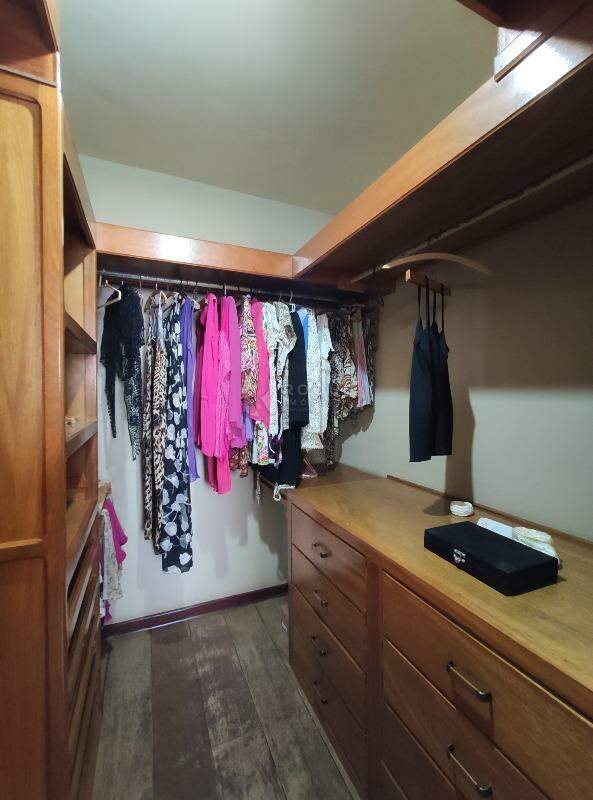 Apartamento para aluguel no bairro Centro: Closet dormitório 4