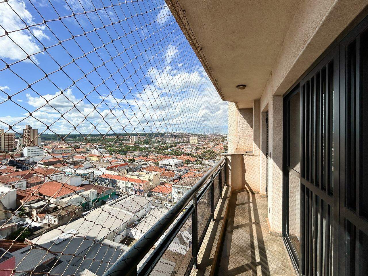Apartamento para aluguel no bairro Centro: Sacada 