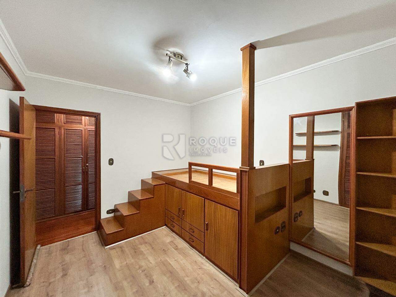 Apartamento para aluguel no bairro Centro: Dormitório 2 suíte 