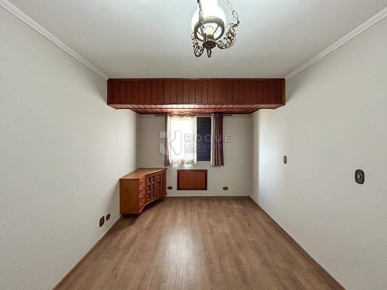 Apartamento para aluguel no bairro Centro: Dormitório 4 suíte 