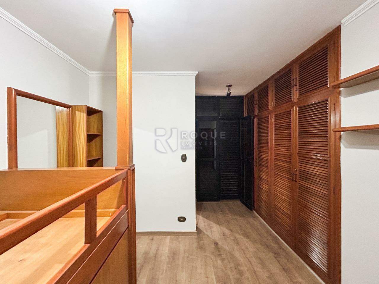Apartamento para aluguel no bairro Centro: Dormitório 2 suíte 