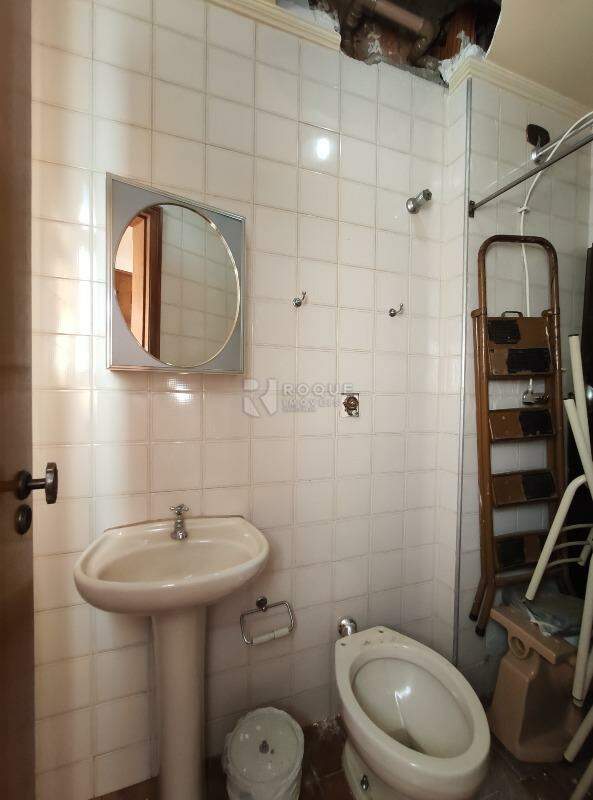 Apartamento para aluguel no bairro Centro: WC fundo 