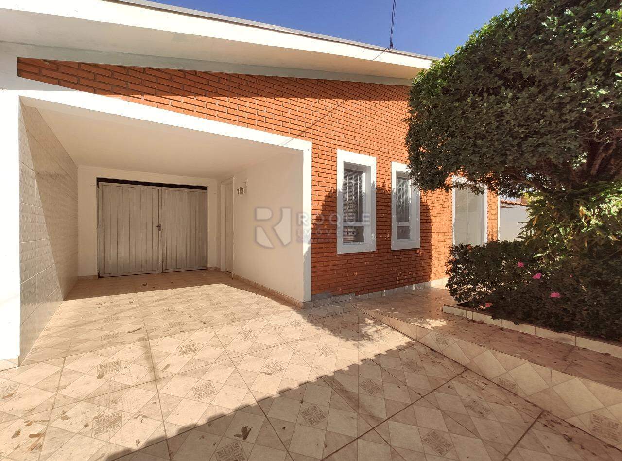Casa Residencial para aluguel no bairro Parque Hippolyto: Frente