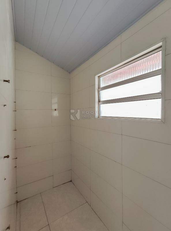 Casa Residencial para aluguel no bairro Parque Hippolyto: Despensa