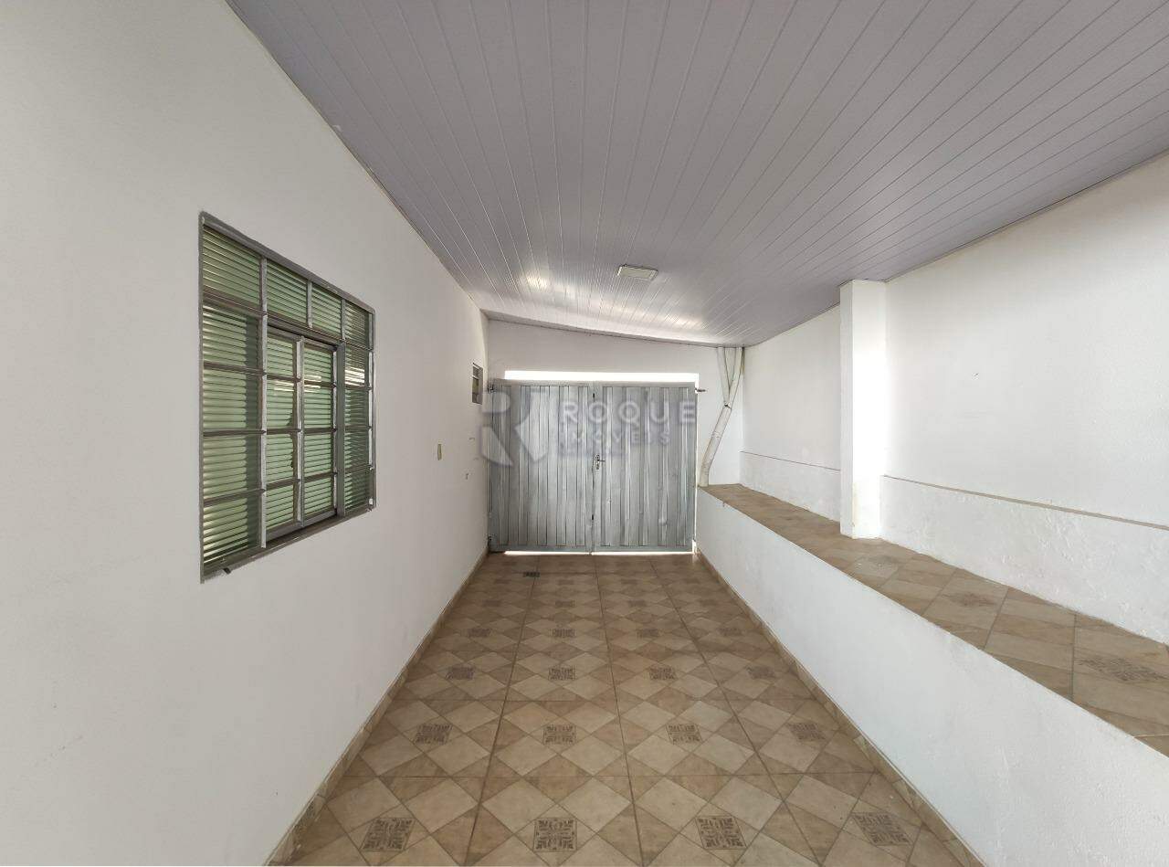 Casa Residencial para aluguel no bairro Parque Hippolyto: Garagem
