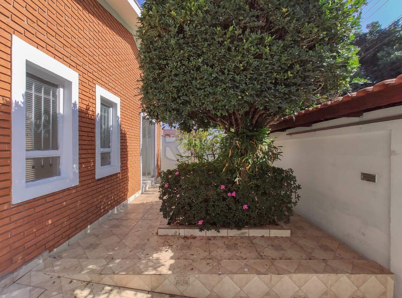 Casa Residencial para aluguel no bairro Parque Hippolyto: Frente