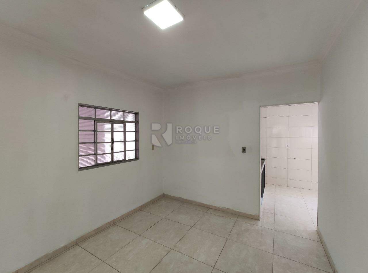 Casa Residencial para aluguel no bairro Parque Hippolyto: Copa
