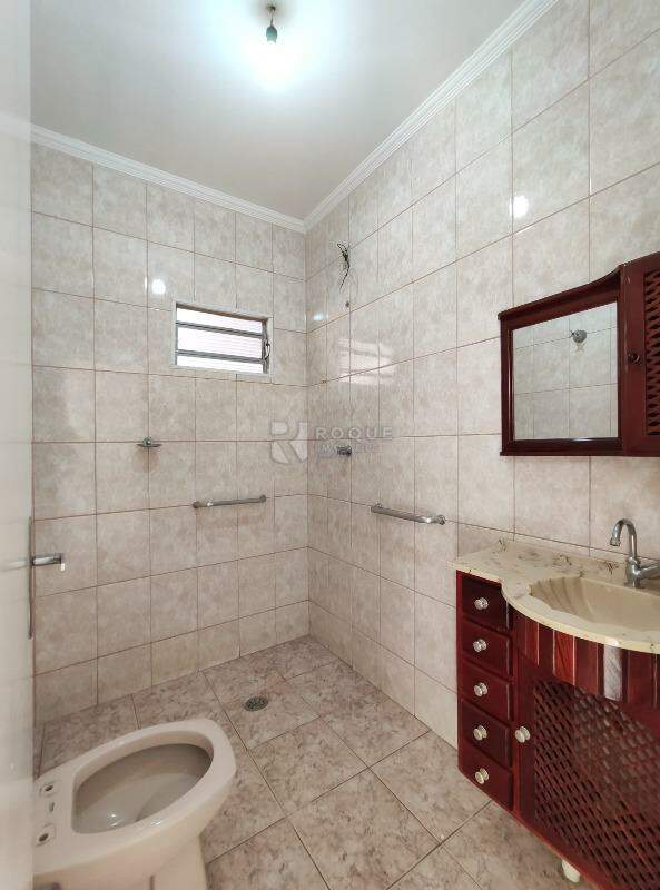 Casa Residencial para aluguel no bairro Parque Hippolyto: WC social
