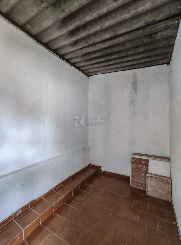 Casa Residencial para aluguel no bairro Parque Hippolyto: Despensa fundo