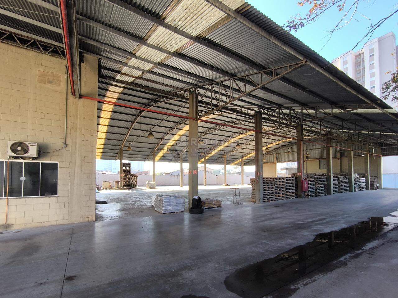 Barracão/Galpão para aluguel no bairro Jardim Nossa Senhora de Fátima: LATERAL GALPÃO