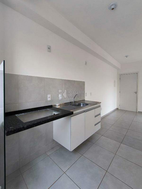 Apartamento à venda no bairro Parque Hippolyto: COZINHA