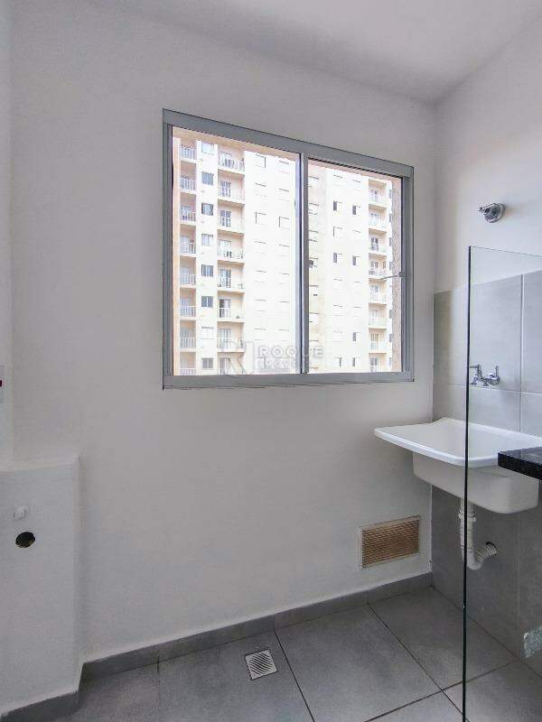 Apartamento à venda no bairro Parque Hippolyto: LAVANDERIA
