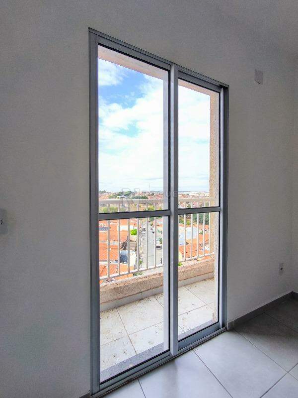 Apartamento à venda no bairro Parque Hippolyto: SACADA