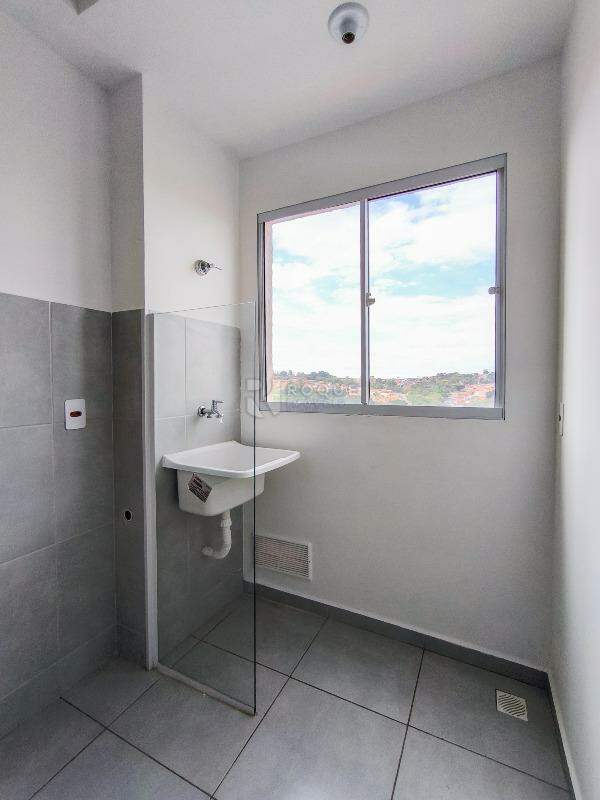 Apartamento à venda no bairro Parque Hippolyto: LAVANDERIA