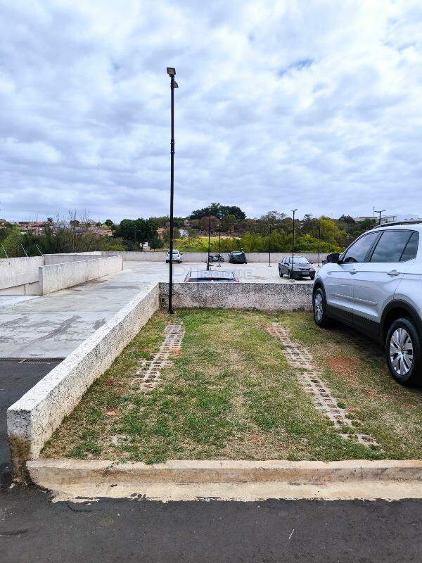 Apartamento à venda no bairro Parque Hippolyto: VAGA DE ESTACIONAMENTO
