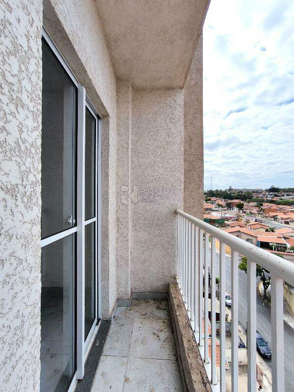 Apartamento à venda no bairro Parque Hippolyto: SACADA