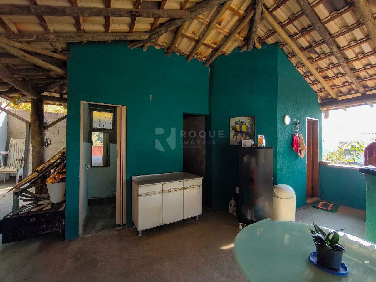Chácara à venda no bairro Pires de Baixo: SANITÁRIOS