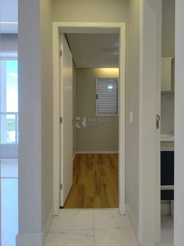 Apartamento para aluguel no bairro Vale das Esmeraldas: Hall