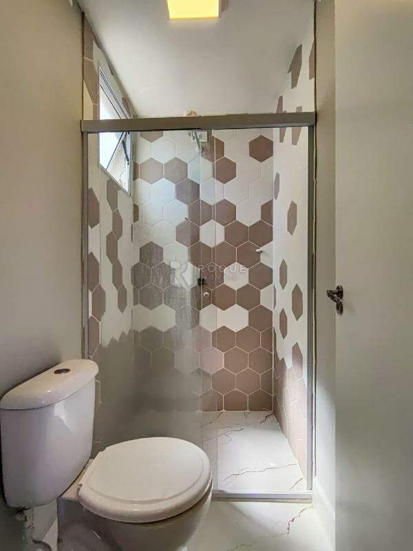 Apartamento para aluguel no bairro Vale das Esmeraldas: Wc suíte