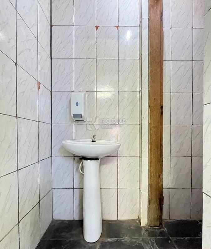Salão para aluguel no bairro Jardim Residencial Roseira: Lavatório
