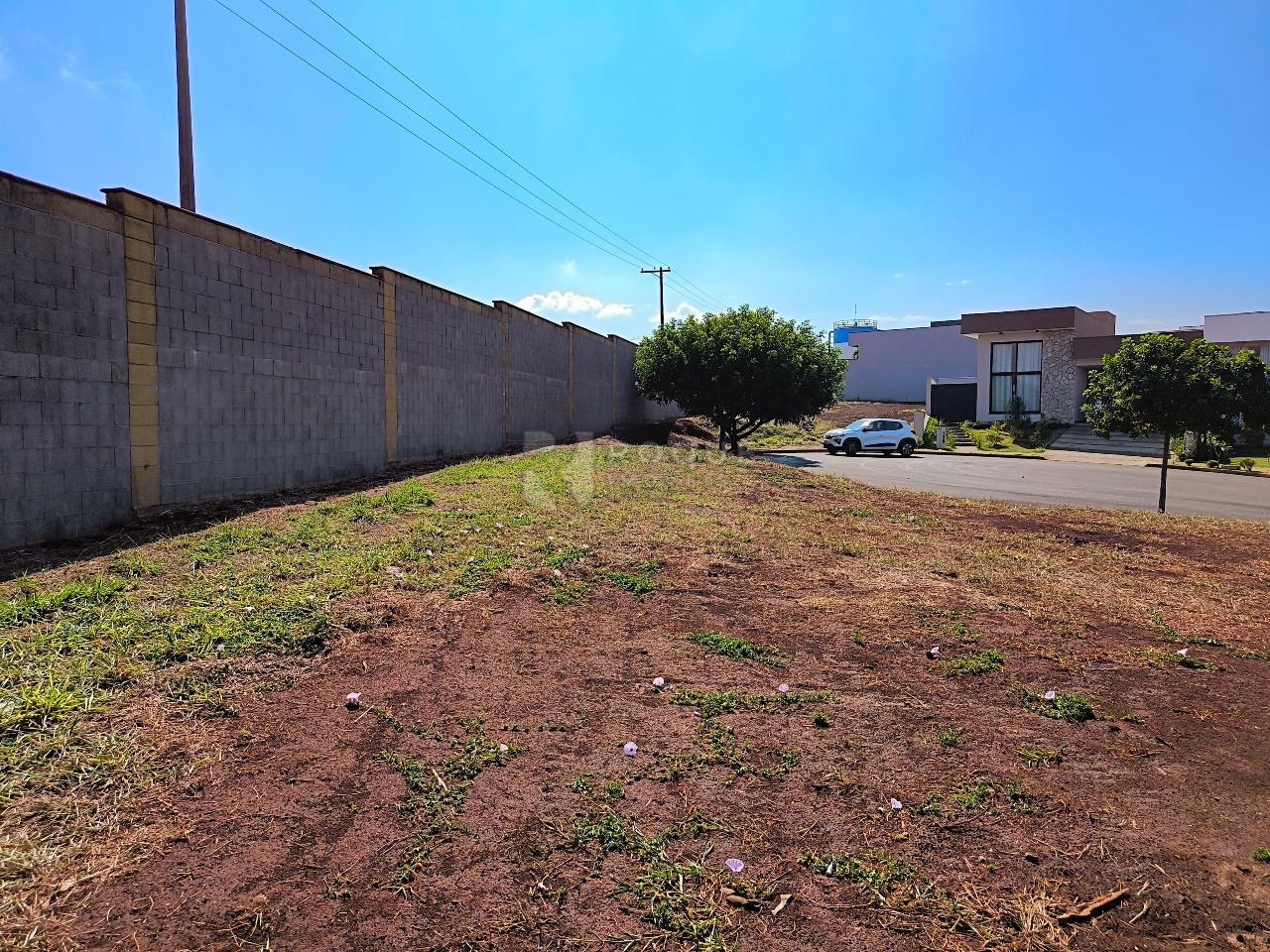 Terreno em condomínio à venda no bairro Residenciais Fazenda Itapema: 