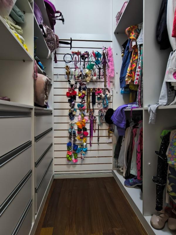 Casa em condomínio à venda no bairro Ville de France: CLOSET SUÍTE 1