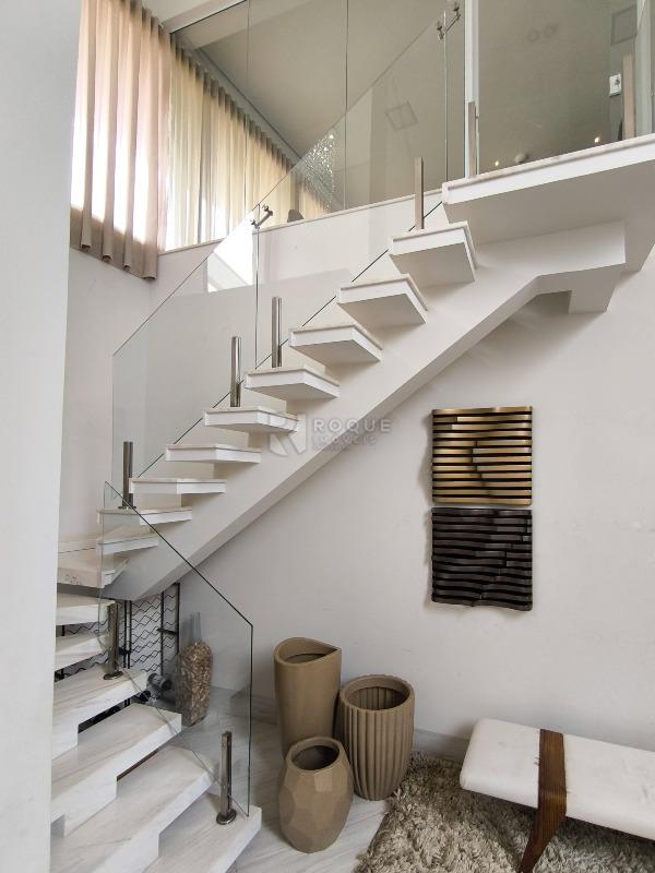 Casa em condomínio à venda no bairro Ville de France: ACESSO SALA DE TV