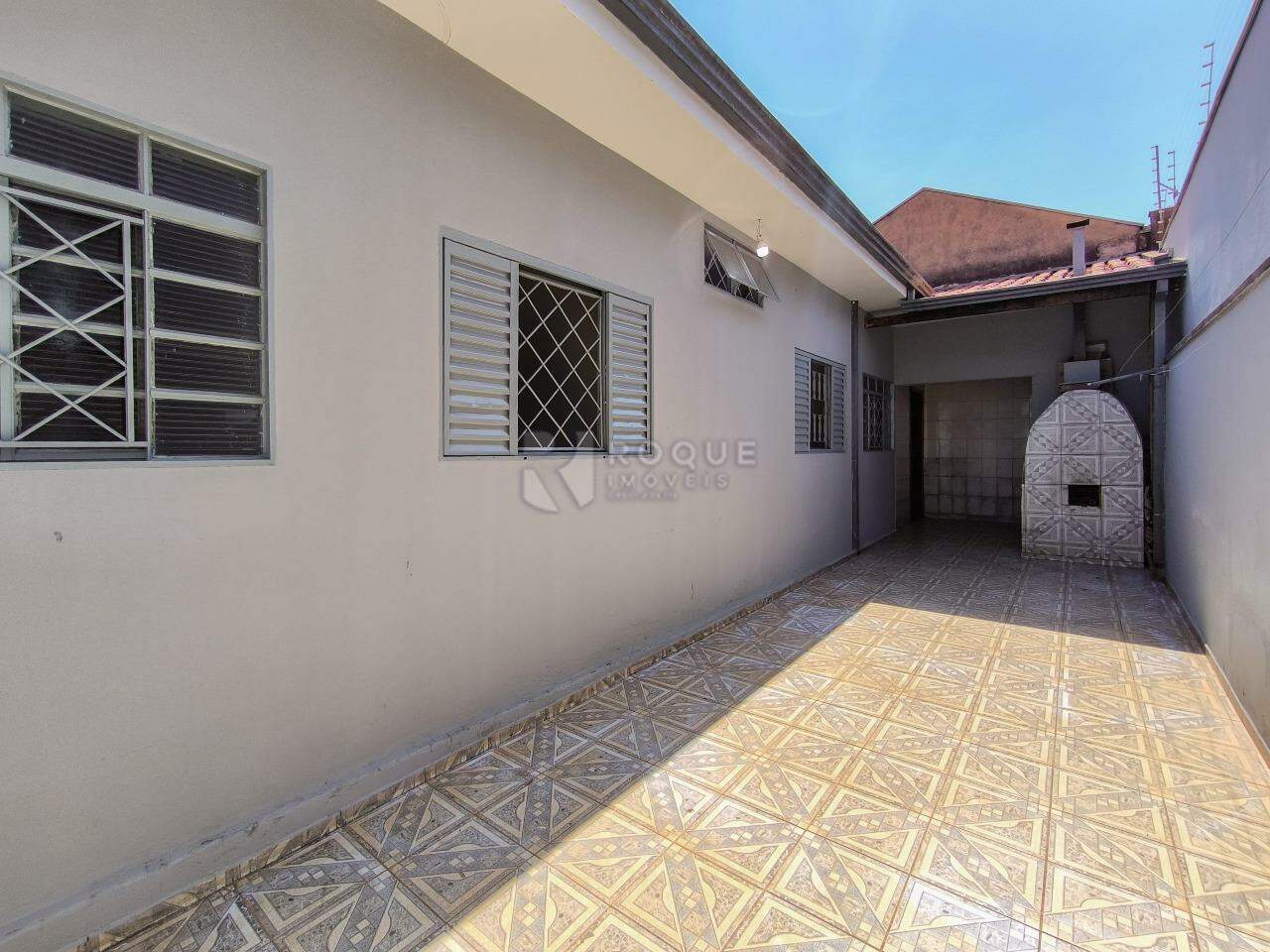 Casa Residencial à venda no bairro Jardim da Graminha: ÁREA DE VARAL