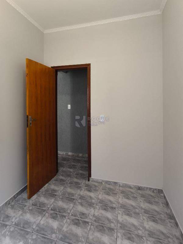 Casa Residencial à venda no bairro Jardim da Graminha: DORMITÓRIO 1