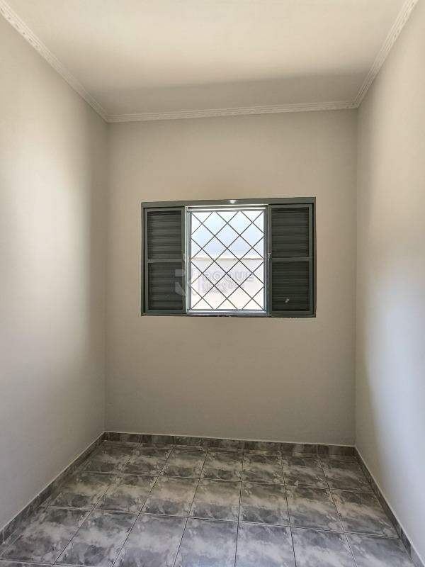 Casa Residencial à venda no bairro Jardim da Graminha: DORMITÓRIO 1