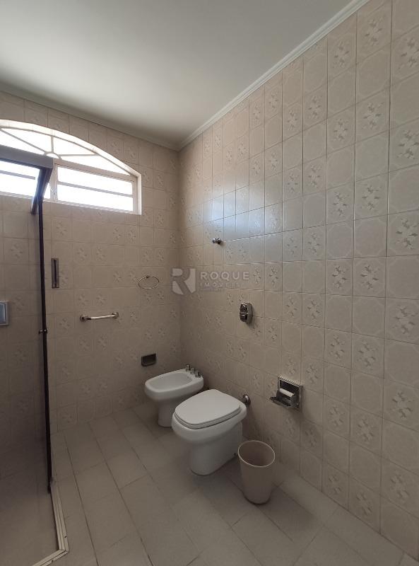 Casa Residencial à venda no bairro Vila São Geraldo: WC suíte 