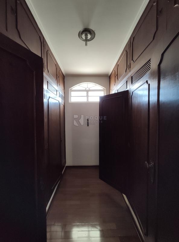 Casa Residencial à venda no bairro Vila São Geraldo: Closet suíte