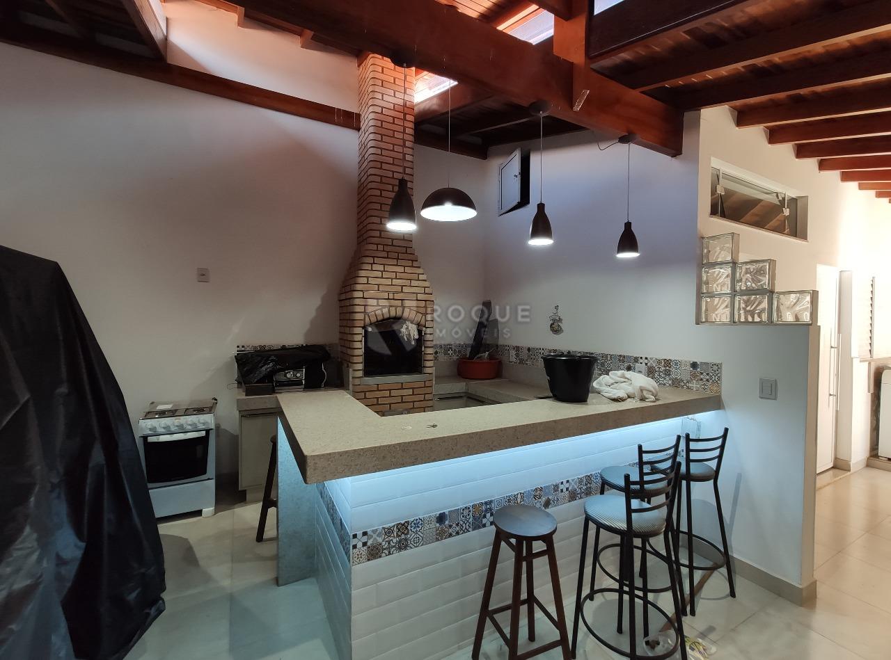 Casa Residencial à venda no bairro Vila São Geraldo: Churrasqueira fundo 