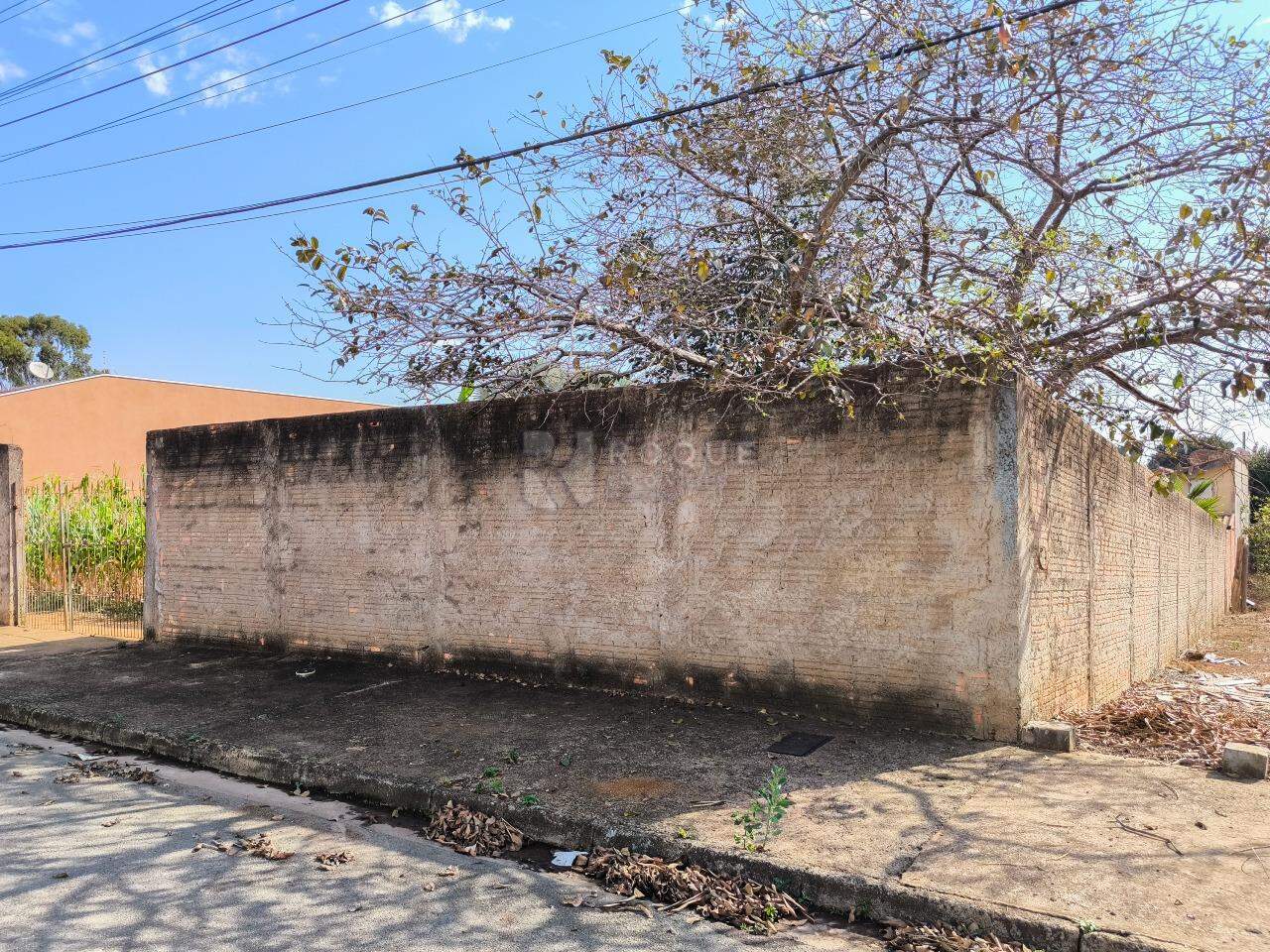 Terreno à venda no bairro Jardim Residencial Village: FRENTE