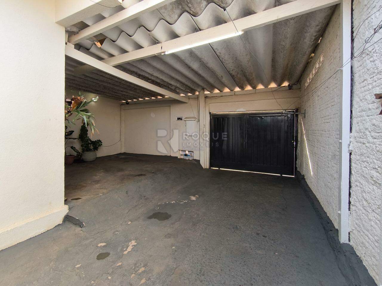 Casa Residencial à venda no bairro Jardim Bartolomeu Grotta: GARAGEM