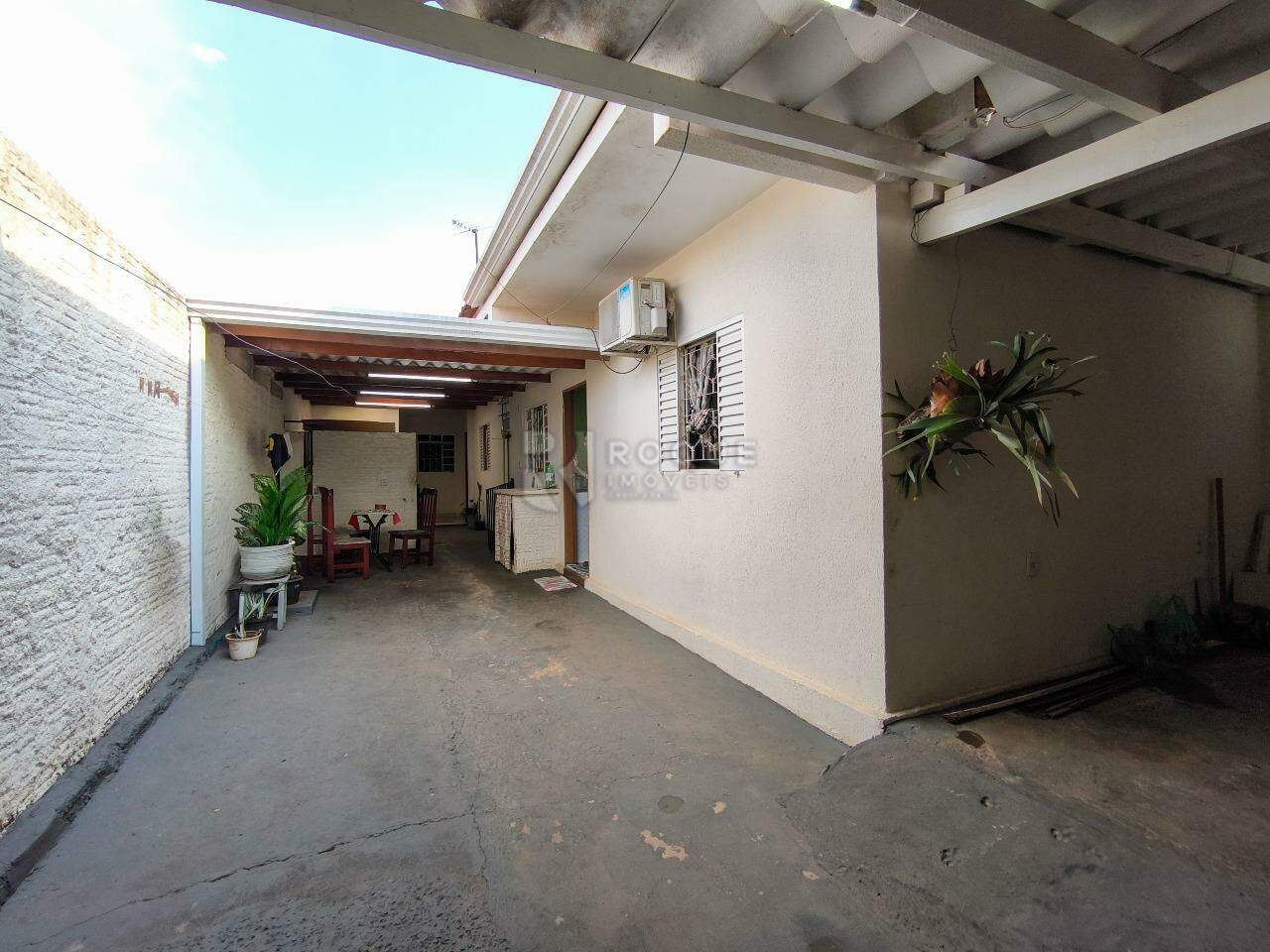 Casa Residencial à venda no bairro Jardim Bartolomeu Grotta: ÁREA DE VARAL