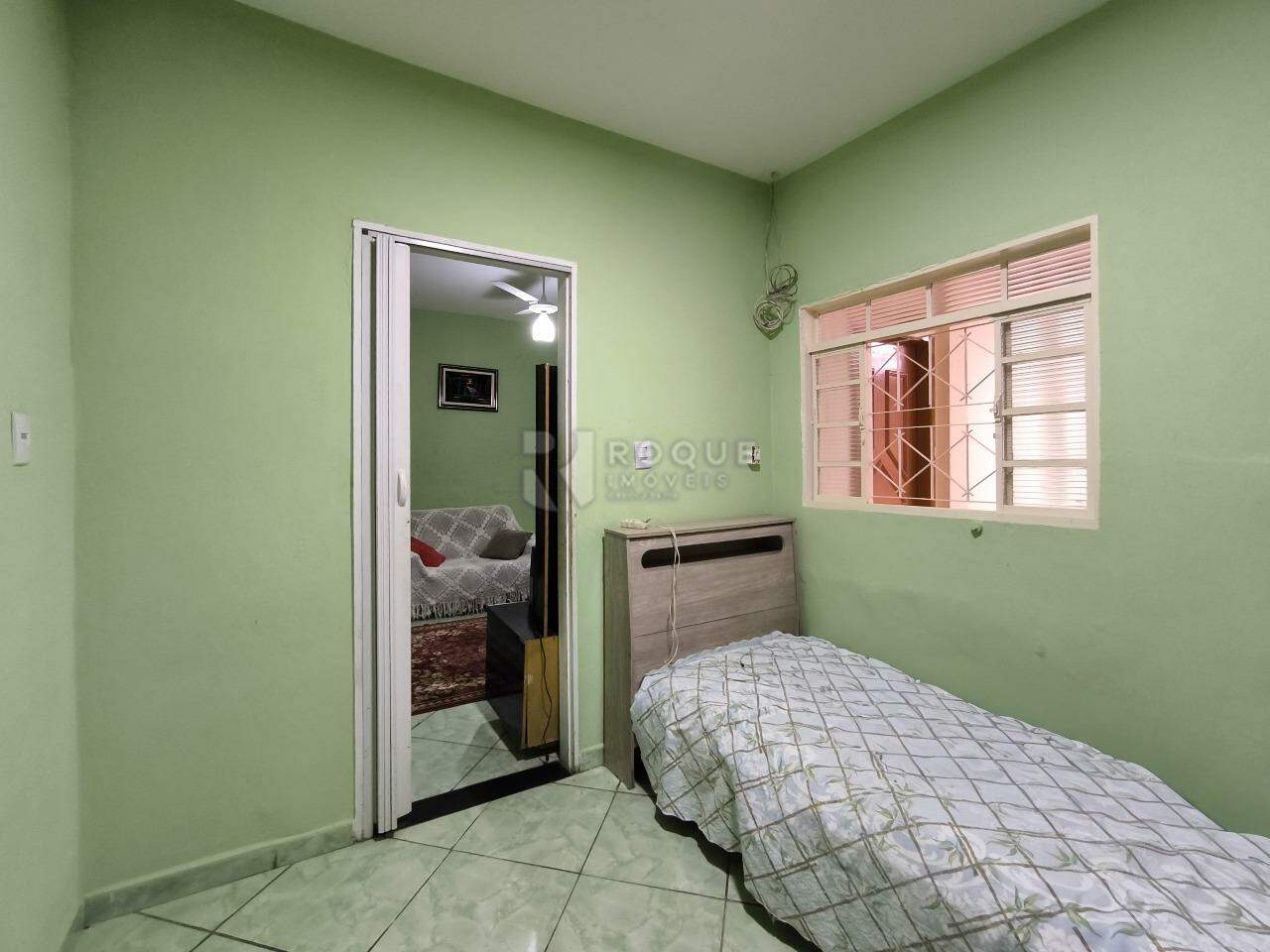 Casa Residencial à venda no bairro Jardim Bartolomeu Grotta: SUÍTE