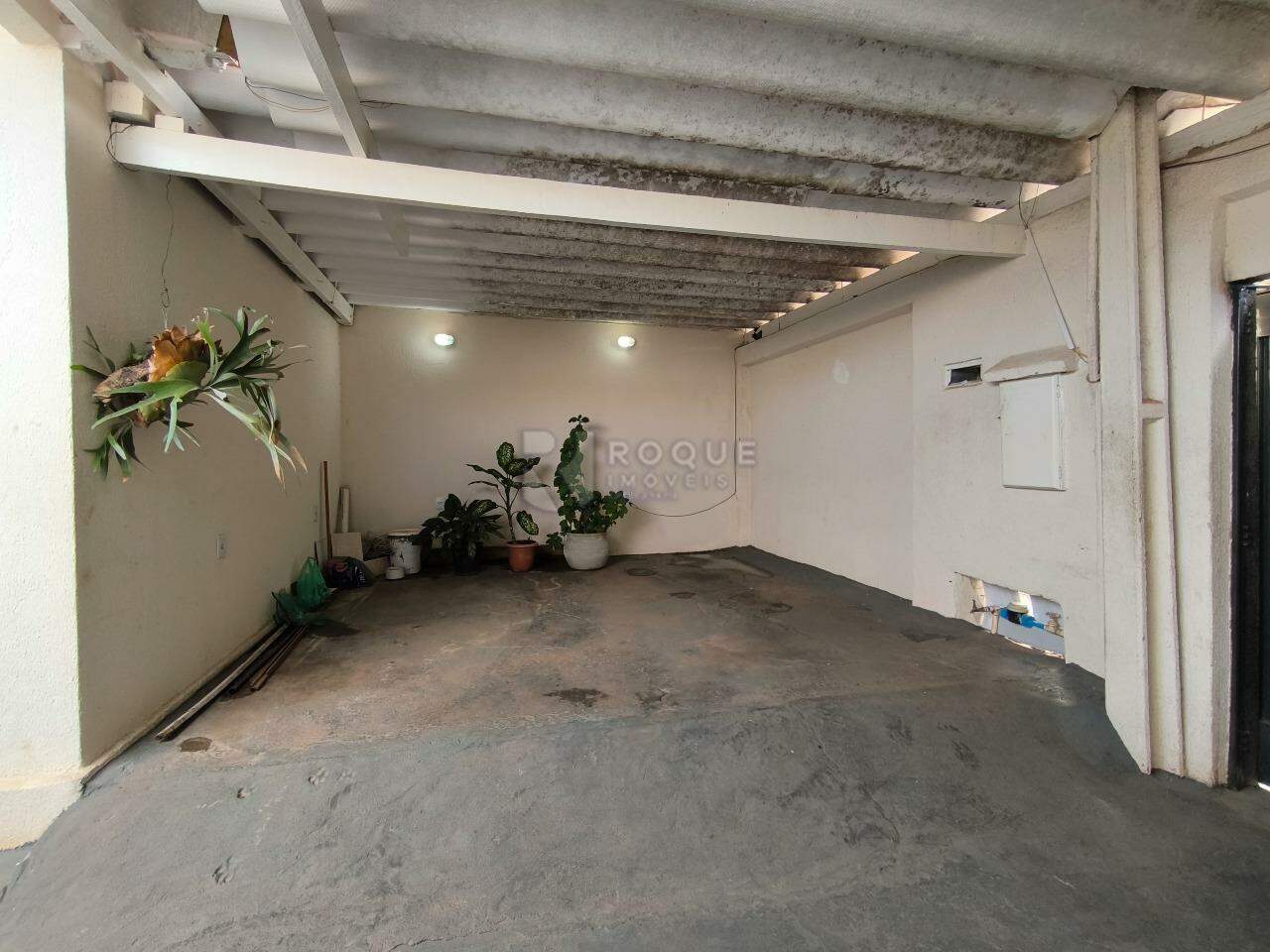 Casa Residencial à venda no bairro Jardim Bartolomeu Grotta: GARAGEM